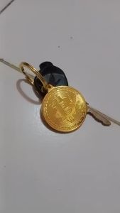 Koin Bitcoin Keychain Golden Bitcoin Keychain Gantungan Kunci Bitcoin Keychain
