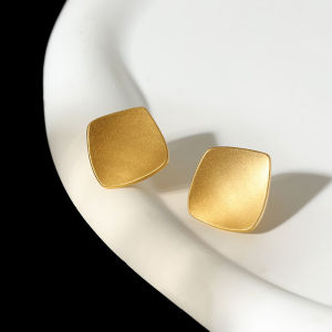 S925 mạ bạc 925 với 18K hình vuông màu vàng kim Khuyên nụ lì mịn kết cấu tối thiểu phong cách cổ điển người phụ nữ cô gái cùng phong cách như các ngôi sao