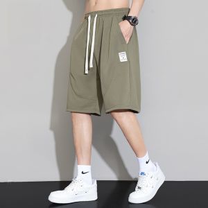 ROMON | กางเกงขาสั้นผ้าไหมน้ำแข็งลำลองสำหรับผู้ชาย ทรงตรง 5 จุด ทรงหลวม ทรงตรง ทรงสปอร์ต ทรงบาง ทรงเอวกลาง ฤดูร้อน 2024