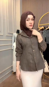 Giovanno Store Fashion Atasan Wanita Kemeja Stripe Fitted Lengan Panjang Ukuran MLXLXXL Bahan Semiwoll Kekinian