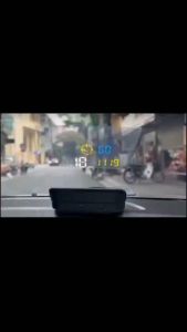 Màn hình HUD C500 M21 M7 C100 cảnh báo tiếng việt hiển thị tốc độ trên kính lái ô tô