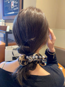 ริบบิ้นผ้ากำมะหยี่สไตล์เกาหลี 2024 ใหม่สำหรับผู้หญิง หางม้าต่ำ โบว์ผีเสื้อยางยืด ริบบิ้นผม เครื่องประดับผม แฟชั่น 2024