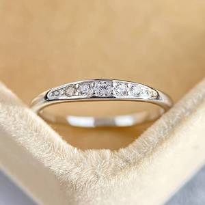 Huitan Delicate Thin Ring for Women Versatile Party Accessories Daily Low-key Fashion Lady Jewelry Inlaid Shiny CZ for Wedding