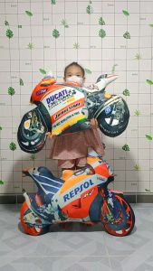 (MIỄN SHIP TẶNG BÁNH MÌ) ĐỒ CHƠI GẤU BÔNG XE ĐUA MẨU MỚI