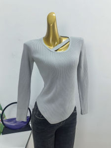 เสื้อสเวตเตอร์ถักทรงสลิมฟิตสไตล์ฝรั่งเศสสำหรับผู้หญิง 2025 ฤดูใบไม้ร่วง/ฤดูหนาว คอตั้ง ด้านในเสื้อ ด้านในเสื้อ แขนยาว คอกลม แขนยาว เสื้อผ้าทำงาน