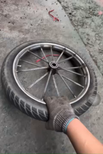 Bánh xe bò xe cải tiến xe lôi xe kéo xe tự chế loại 14 nan đường kính 57cm lốp xe máy tái chế