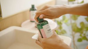 The Body Shop Vitamin E Moisturising Toner 250ml