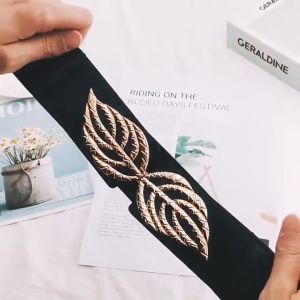 Thắt Lưng Nữ Bản Rộng Dài 65cm Chun Co Giãn Màu Đen Đai Lưng Nữ Phối Khóa Cài Họa Tiết Hình Chiếc Lá Thời Trang Hiện Đại