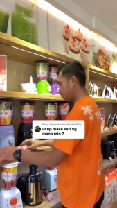 Turbo Blender Veloce Plastik 2 Liter EHM8001 350 Watt Jar Besar 5 Mata Pisau Tajam Garansi 3 Tahun Warna Hitam & Merah Food Grade Material Safety Lock