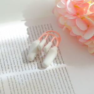 A Painless Nose Bridge Corrector Suitable for Both Women and Men Suitable for Lifting and Pulling Wide and Curved Noses