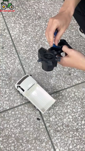 Xe tải chở hàng - Điều khiển từ xa (RC) có đèn pha trước lốp cao su XT01