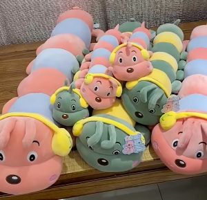 Thú nhồi bông Sâu đeo tai phone nghe nhạc êm mịn - Size từ 60cm đến 130cm- Quà tặng gấu bông con sâu dễ thương - Gối ôm mềm mịn cho bé.