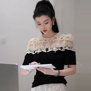 Fashionable Lace Cutout T-shirt