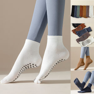 ZEEMIN Christmas 1Pairs Women Yoga Socks Silicone Non-Slip Soft Cotton Anti-Slip Pilates Sock Ballet Dance Ladies Fitness Sports Five-Finger Sock