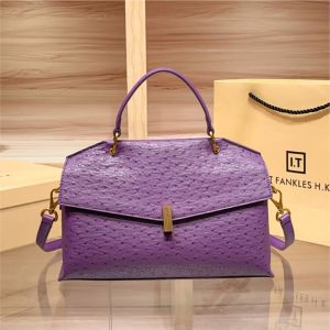 Túi Xách Nữ Họa Tiết Đà Điểu Cao Cấp Sang Trọng Kiểu Dáng Thiết Kế Chất Liệu PVC Mềm Lót Polyester Đa Năng Kiểu Hobo