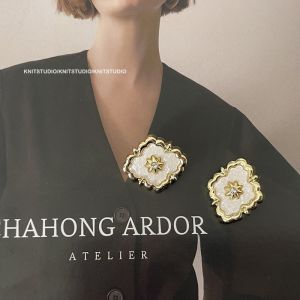 ปุ่มโลหะสไตล์เกาหลีประดับเพชรเทียมปุ่มขนสัตว์ปุ่มตกแต่งเสื้อแจ็คเก็ตปุ่มเสื้อสเวตเตอร์ปุ่มตกแต่งเสื้อผ้าแฟชั่นฤดูใบไม้ร่วงปุ่มโลหะ