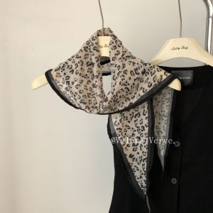 Khăn Choàng Lụa Họa Tiết Da Báo Hình Tam Giác Thời Trang Mùa Xuân Thu Phong Cách Mới Đa Năng Cao Cấp Cho Nữ