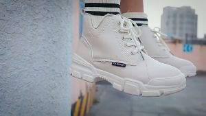 รองเท้าบู๊ทมาร์ตินหญิงสไตล์อังกฤษ 2022 ใหม่ แบบ รองเท้าบูทส้นหนา รองเท้าบูทมาร์ตินผู้หญิงใหม่แฟชั่นรองเท้าลำลองสตรีแนวโน้มรองเท้าบูทหุ้มข้อ