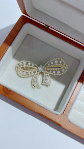 กิ๊บติดผมรูปผีเสื้อไข่มุกสไตล์นักเรียนสาวน่ารัก กิ๊บติดผมด้านข้างแบบมีเอกลักษณ์เฉพาะตัว ประดับเพชรเทียม โลหะผสม