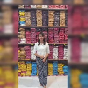 ชุดเจ้าหญิง ผ้าถุงลายน้องลิซ่า