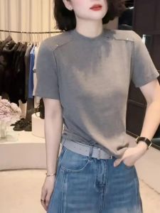 เสื้อยืดคอกลมแขนสั้นผู้หญิงฤดูร้อน ทรงเข้ารูป สไตล์ทำงาน สีสันสดใส ปกติ โพลีเอสเตอร์ผสมใหม่