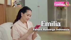 Emilia - Sprei FITTED Queen / King  T25 (160x200 / 180x200) tinggi 25 Polos Embossed  by Bonita Terlaris pilihan