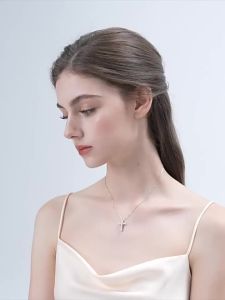 DAISY DREAM | Dây Chuyền Chữ Thập Lấp Lánh Cao Cấp