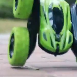 รถบังคับ ตีลังกา รถตีลังกา 360 องศา รถบังคับวิทยุ รถรีโมทบังคับ ของเล่น 4WD 2.4G RC car