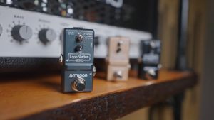 [ammoon]Loop Station Mini Guitar Looper Effect Pedal 10 Minutes Recording Time 3 Working Modes True Bypass Full Metal Shell with 1GB Memory Card