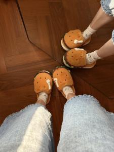 Dép Đi Trong Nhà Đế Dày Lót Lông Cừu Cotton Mùa Đông Ngoài Trời Chống Trượt Cho Cặp Đôi Dễ Thương Có Gót Dày