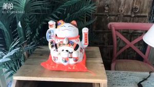 Patung Pajangan Boneka Kucing Hoki Premium Keramik 20cm Tatakan Maneki Neko Lucky Cat Limited Eksklusif Kado Rumah Usaha Baru