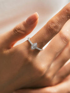 แหวนเงินแท้ S925 ประดับเพชรเล็ก แหวนเงินแท้สำหรับผู้หญิง แหวนเพชรม้ามีด แหวนทรงเรขาคณิต เครื่องประดับแฟชั่นสุดหรู