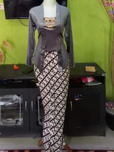 Kebaya Bludru Kutu Baru Batik Wanita Dewasa