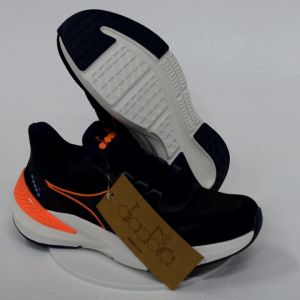 Sepatu Running Diadora Miller Navy: Sepatu Olahraga untuk Pria