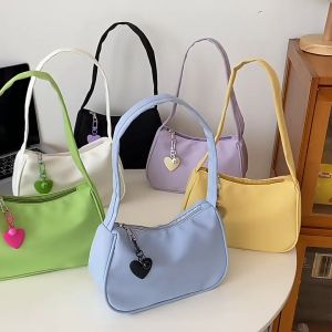 ขายผู้หญิง สีเหลือ กระเป๋าสะพายข้าง 6 สี: รูปแบบผู้หญิง แถมพวงกุญแจ สีน่ารัก