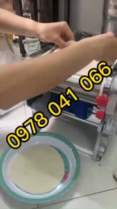 Máy cán đế pizza chạy điện FKM240