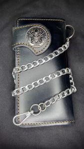 Marbell กระเป๋าหนังวัวแท้ พร้อมโซ่คล้องกางเกง และ เหรียญแต่งซามูไรสีเงิน