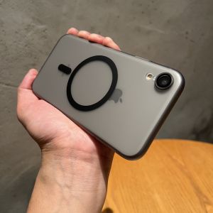 Ultra-Thin Attractive Magnetic Suction Wireless Charging Compatible Phone Case for Apple XR Mens And Womens Models Simple PC Hard Shell