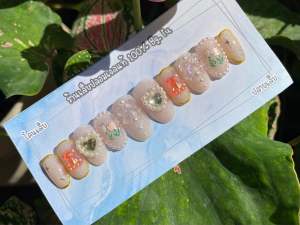 ทรงแอลมอนด์ยาวกลาง ติดอะไหล่หวานๆ เล็บปลอมเจลแท้ เล็บปลอม แถมฟรีกาว+ตะไบ รหัส 149