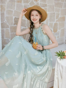 XIANGYING | Resort Style Embroidered French Waist Dress