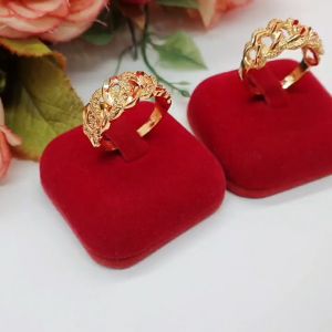 แหวนทองตัดลาย ชุบทอง เสริมบารมี ดีไซน์สวย ดูดี ใส่ในชีวิตประจำวันได้ ทองปลอม มีปลายทาง พร้อมส่ง