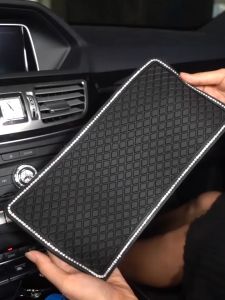 Anti slip dashboard mobil mewah elegant bahan karet | tatakan mobil dashboard ukuran 26*14 cm