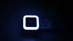 Lampu Tidur Otomatis: Pilihan Terbaik untuk Kamar Tidur Anda