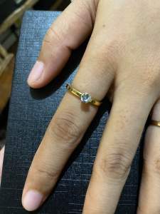 Cincin titanium wanita zircon gold