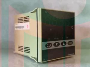 Bộ hiển thị và điều chỉnh nhiệt độ tự động :SR3-8I-1W