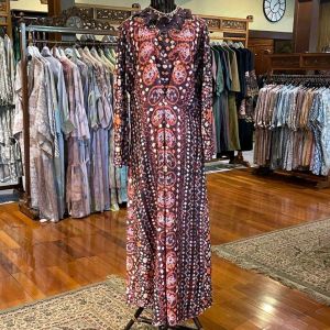 Risa Kaftan Satin Payet by Dian Pelangi LIMITED EDITION Busana Muslim Baju Maxi Dress Gamis Gaun Outfit Pesta Pernikahan Kondangan Lebaran Casual Formal Wanita Hijaber Cantik Anggun Modis Modern Simple Elegan Mewah Model Korea Terbaru Motif Batik Kekinian