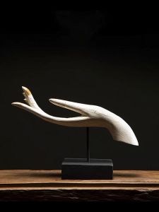 มือแกะสลัก มือพระพุทธเจ้า มือสีขาว ของตกแต่ง ไม่แกะสลัก ตั้งบนแท่นฐานไม้