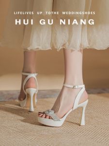 น้ําเพชรรองเท้าส้นสูงเป็นพิเศษรองเท้าแตะผู้หญิงกันน้ําแพลตฟอร์มหัวเข็มขัด T เวทีรุ่นแสดงรองเท้าส้นสูงนิ้วเท้า < Ne1> < Ne2> Match