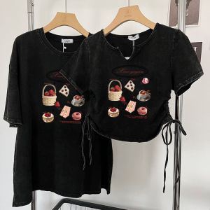 เสื้อทีเชิ้ตแขนสั้นมีเชือกผูกด้านข้างซักด้วยน้ำได้ทำให้ดูเก่าเสื้อยืดใส่แล้วดูผอมเพรียวใส่ช่วงฤดูร้อนสำหรับผู้หญิงเสื้อสาวแซ่บมีเชือกรูดทั้งสองด้านแบบสั้น