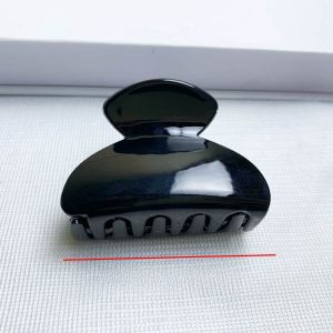 Elegant Medium Size Shark Hair Clip Adult Stylish Hair Accessories for Bun Half Updo Hairpins Headwear Korean Style Fashion